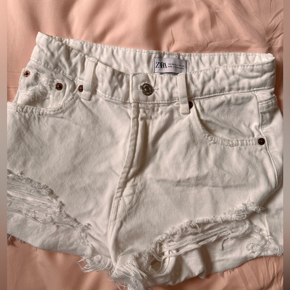 TRF High Rise Curved Shorts: White 🤍